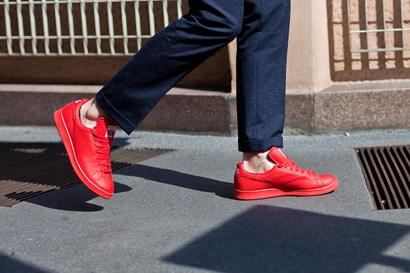 all red men sneakers