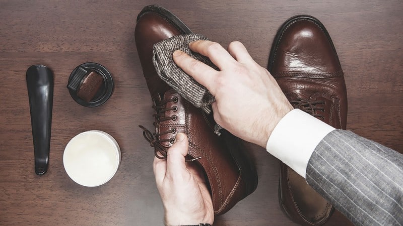 how to clean real leather shoes