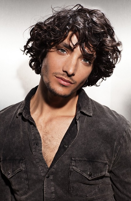25 Sexy Curly Hairstyles Haircuts For Men The Trend Spotter