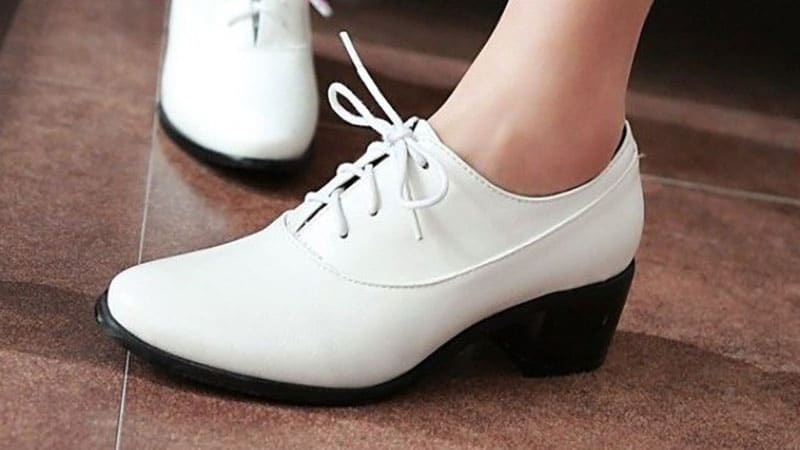 sneakers that look like dress shoes womens