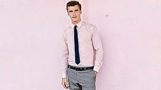 what to wear with a pink shirt men