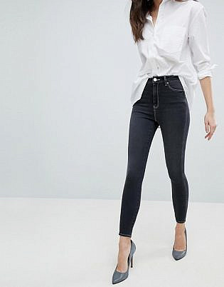 white shirt black skinny jeans