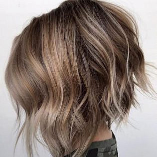 35 Best Short Hairstyles & Haircuts for Thick Hair in 2023