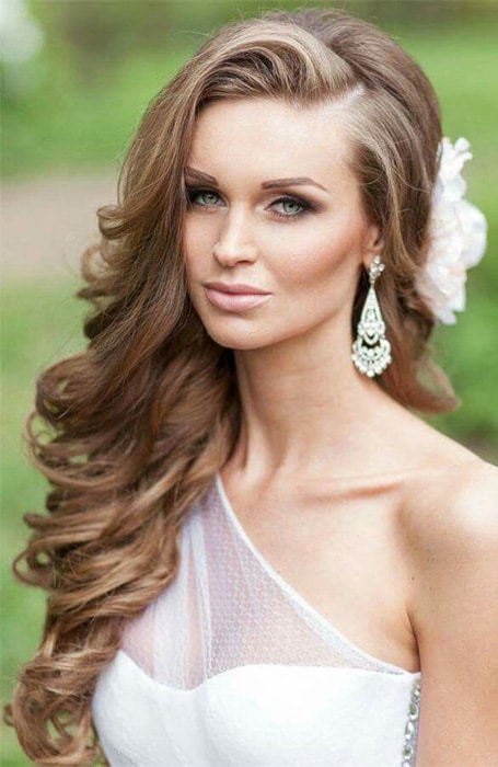 20 Stunning Deep Side Part Hairstyles The Trend Spotter