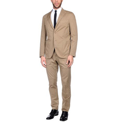 How to Wear a Khaki Suit ( Men's Style Guide) - The Trend Spotter