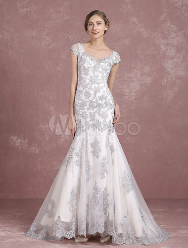 36 Stunning Silver Wedding Dresses For Brides Thetrendspotter 5778