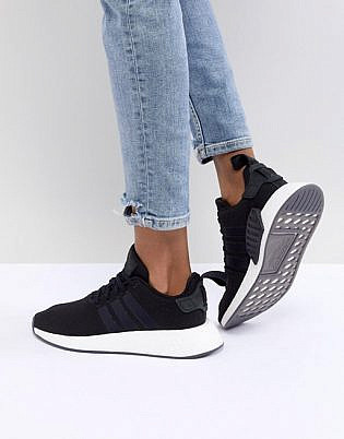 black adidas sneakers outfit