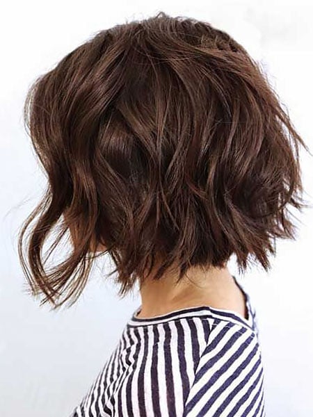 20 Feminine Short Haircuts for Wavy Hair - Styles Weekly
