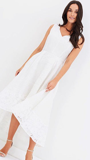 45 Best Casual Wedding Dresses For Carefree Brides The Trend Spotter