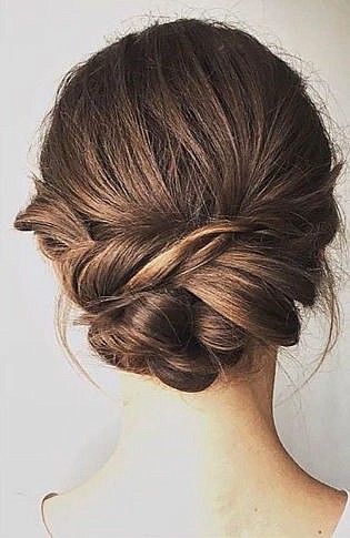 40 Easy Updos For Short Hair In 2024 - The Trend Spotter