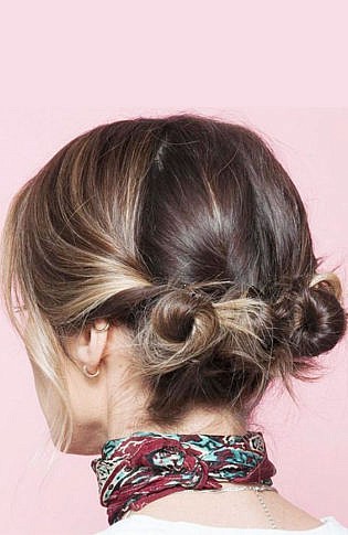 20 Easy Updos for Short Hair in 2022 - The Trend Spotter