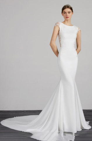 simple fishtail wedding dress