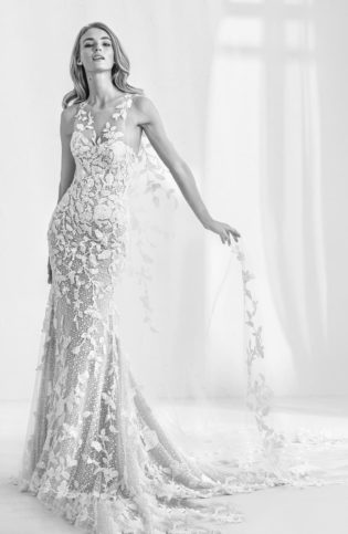 simple lace mermaid wedding dress