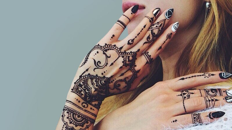 Nikki Ouimette on Instagram Rose and henna line work done by moiiiiii  tattoo rose henna linework  Tattoos Hand tattoos Hand tattoos for  women