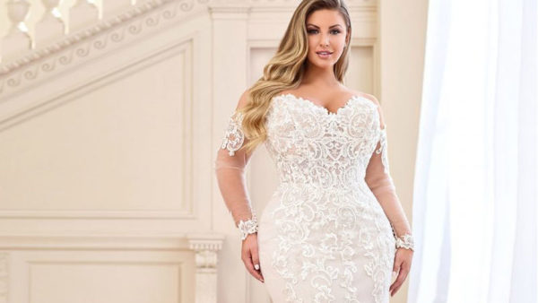Great Flattering Wedding Dresses For Curvy Women of the decade Check it out now 