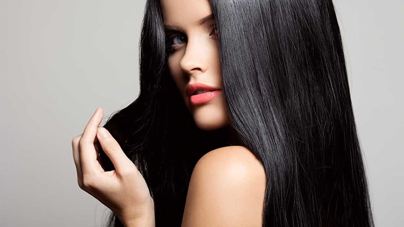 30 Sexy Black Hair With Highlights in 2024 - The Trend Spotter