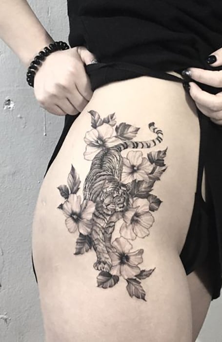 20 Sexy Thigh Tattoos For Women In 2021 The Trend Spotter
