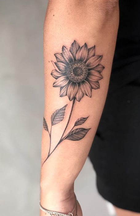 Celebrate the Beauty of Nature with these Inspirational Sunflower Tattoos   KickAss Things