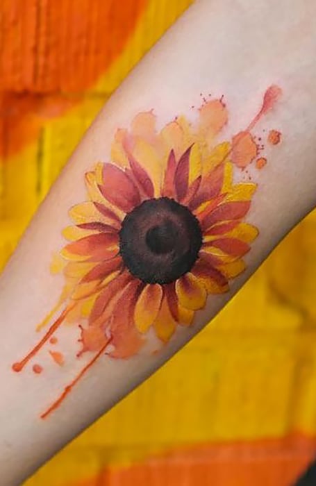 Gökçe ÖzaslanTattoo Artist on Instagram sunflower lovers  gokceozaslan   sunflower sunflowertattoo tattooart flowertattoo  flowerstagram inked tattooartist istanbul