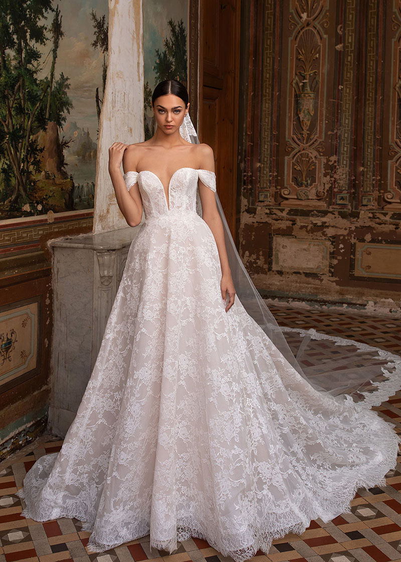 28 Best Ball Gown Wedding Dresses For Brides The Trend Spotter 8398