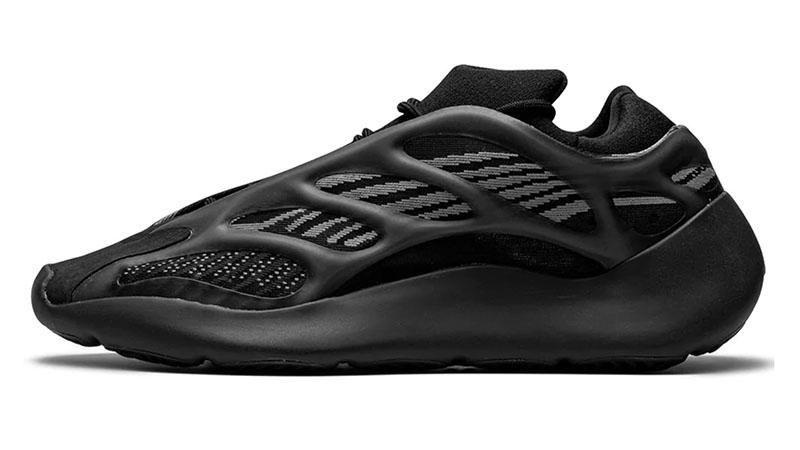 comfortable black tennis shoes