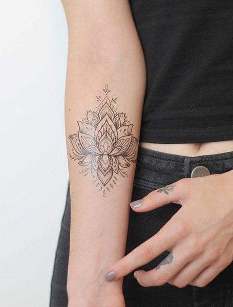 Forearm flower tattoo, Poppy flower tattoo, Flower tattoo arm