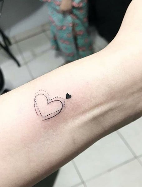 cat tattoo heart shape | Heart tattoo, Tattoos, Cat tattoo