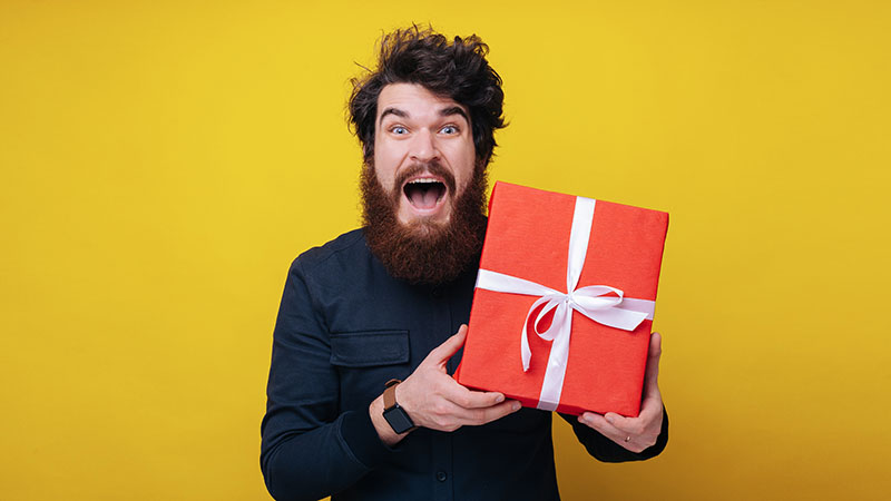 40 Cool Gift Ideas For Men In 2021 The Trend Spotter