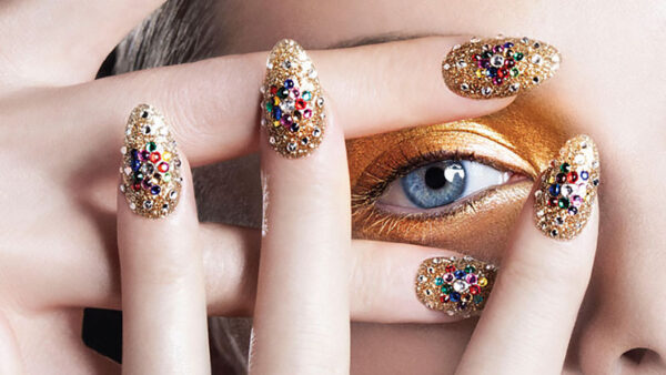 20 Gold Nail Designs That You Will Want to Copy