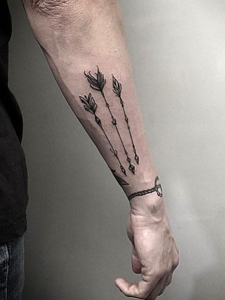 20 Arrow Tattoos That Are Creative & Meaningful | Arrow tattoos for women,  Pattern tattoo, Arrow tattoos