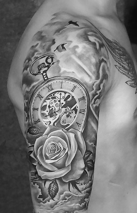 55 Awesome Clock Shoulder Tattoos