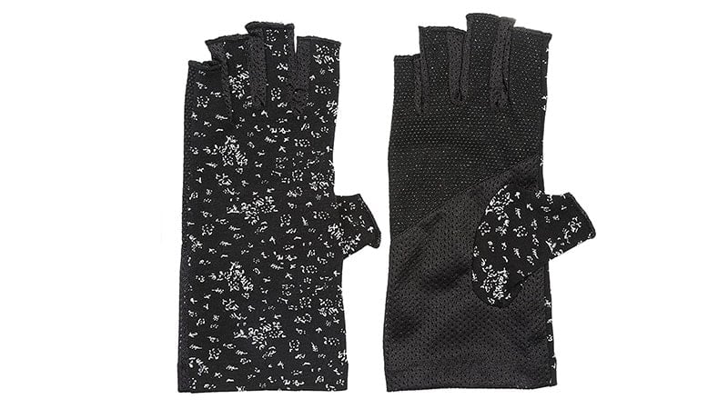 How to Wear Driving Gloves With Style [2023 ] - The Trend Spotter