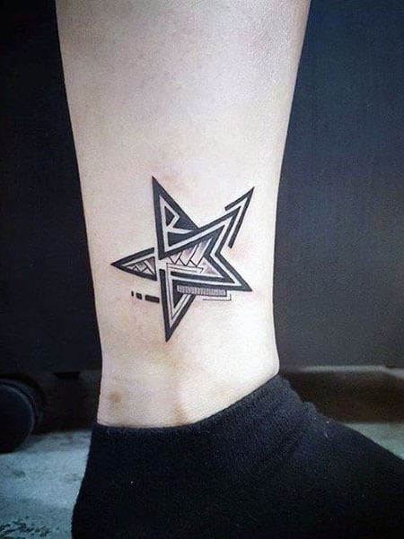 Minimalist stars tattoo on the hand
