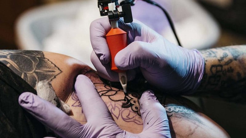 Tattoo Machines and Machine Guns Inking Your Buddies in Combat  The New  York Times