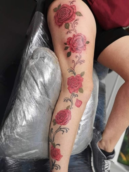 Flowers on the shin flowers  Karina Cabrera Tattoos  Facebook