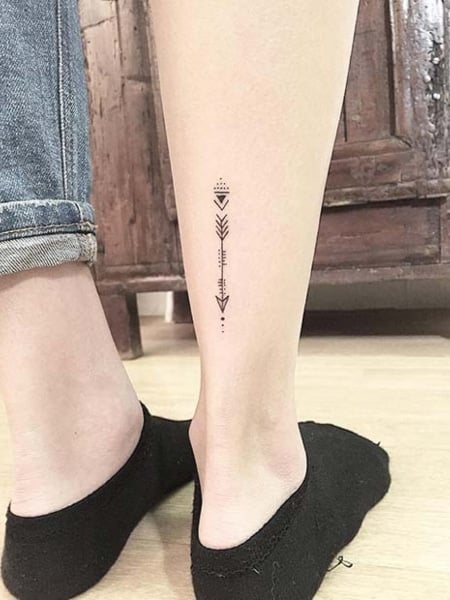 small tattoo designs for girls on thigh
