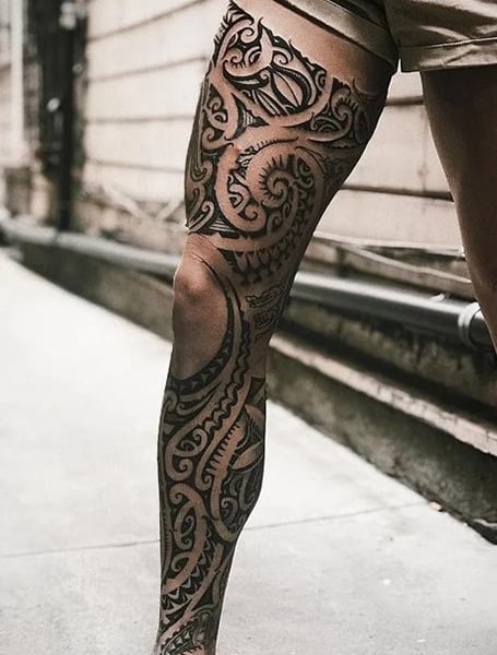 22 Best Tribal Leg Tattoos