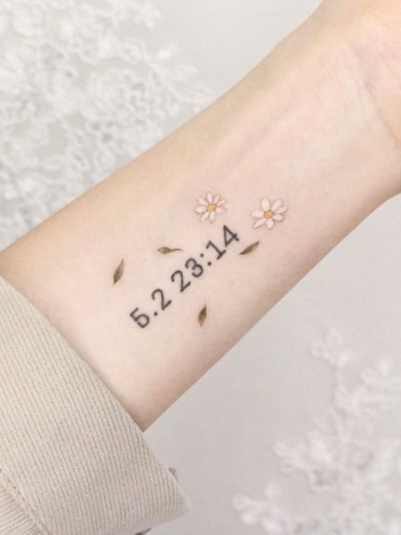 27 Cute and Small Tattoo Ideas for Women  Moms Got the Stuff