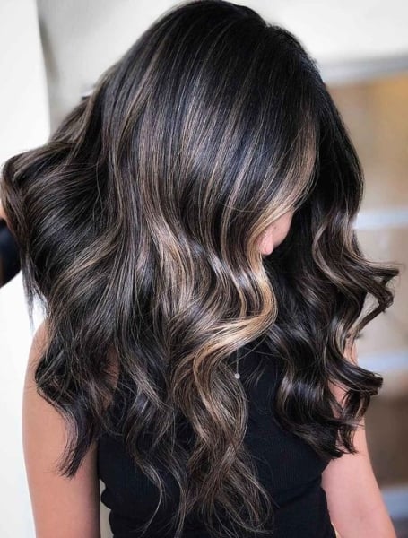 Black Hair with Highlights Ideas For An Instant Makeover