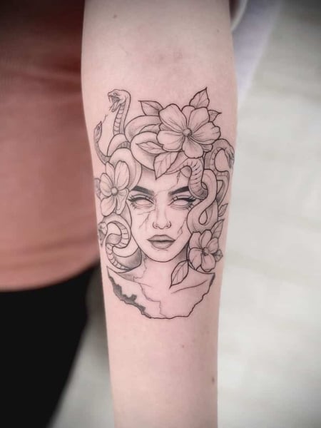 Finally got my medusa tattoo! Done by lowlife, Barranquilla, Colombia :  r/TattooDesigns