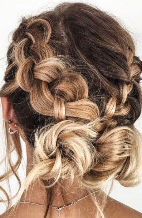 30 Cute & Easy Bun Hairstyles to Try in 2024
