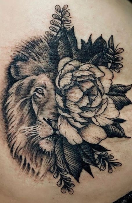 lion and flower thigh tattoo｜TikTok Search