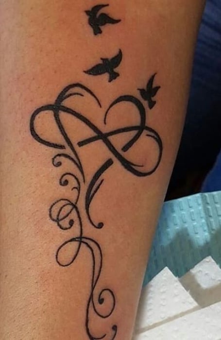 35 Coolest MotherDaughter Tattoo Ideas To Express Love