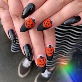 60 Fun Halloween Nail Designs to Copy - The Trend Spotter