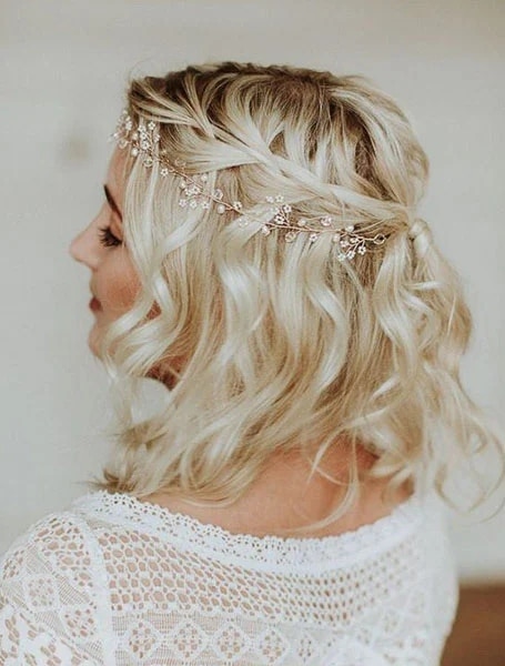 Wedding Hairstyles For Short Hair Brides Tying The Knot This Winter -  STYLISHNUTS