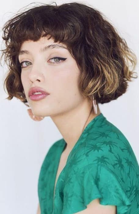20 Low-Maintenance Short Wavy Hairstyles for Inspiration