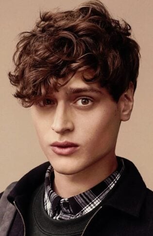 30 Best Short Curly Hairstyles & Haircuts for Men in 2024