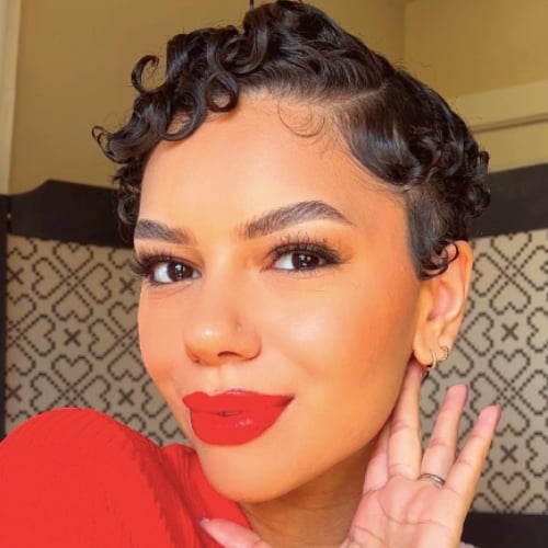 Curly Pixie – @HAIRBYLEE